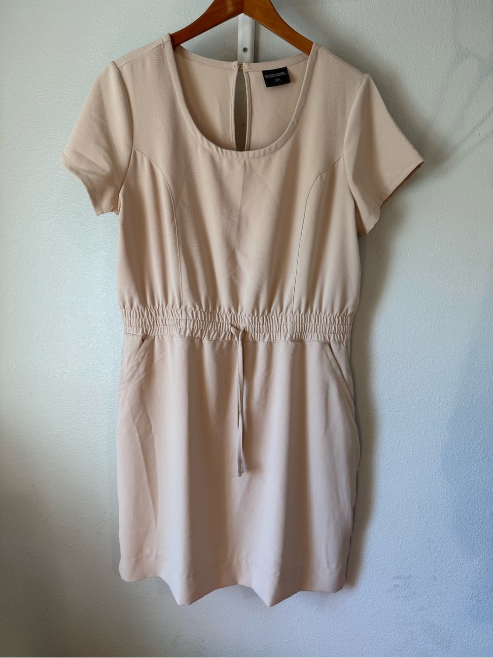 32 degrees cool Short Sleeve Drawstring Waist Dress in Beige
